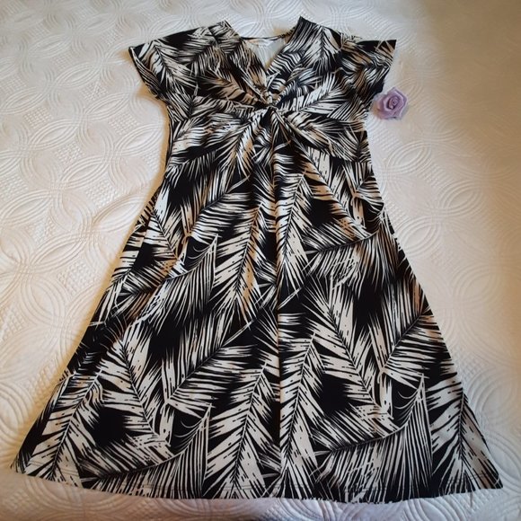 Northern Reflection dress. Large black and white short sleeve - Picture 7 of 13